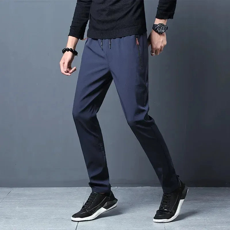 [Lleva 3 y paga 2] Pantalones de seda para hombre en color hielo (¡Comodidad y estilo incomparables!) +3 REGALOS: Reloj, Cinturón y Billetera